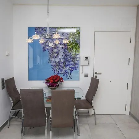 Carabeo San Salvador Apartment Nerja